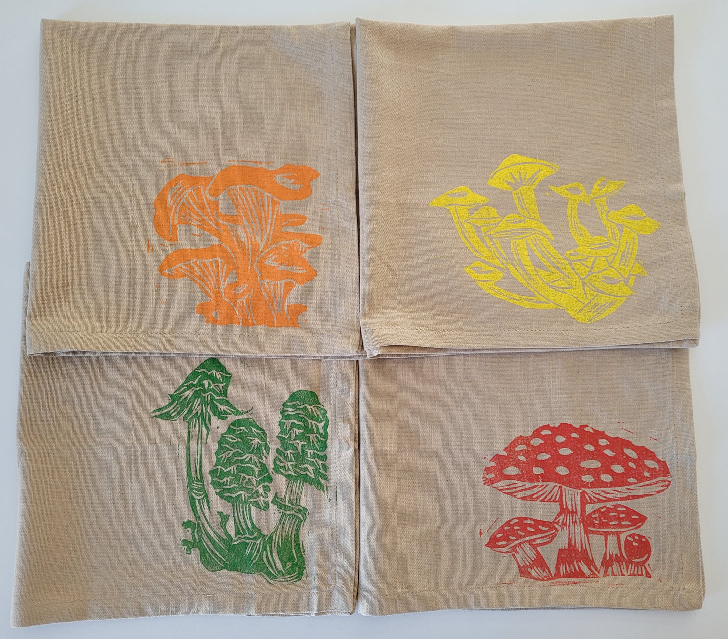 Pack of 4 Dinner Napkins Mushrooms